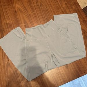 Lululemon light blue/grey cropped wide leg legging